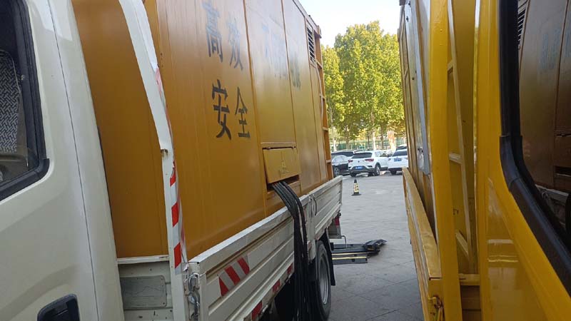 柳北如何判断柴油发电机组和UPS电源的切换时间是否符合要求？